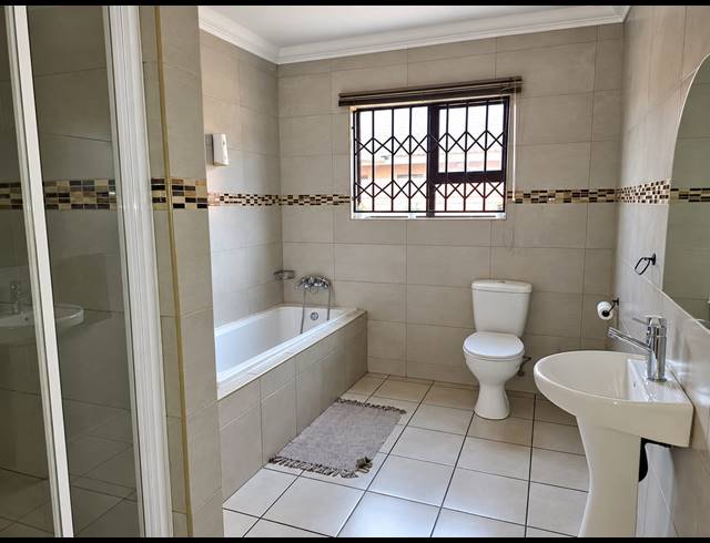 2 BEDROOM FREEHOLD TO LET IN KOOKRUS